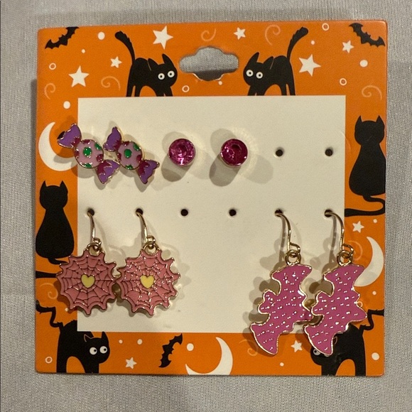 Halloween Grab Bag of Variety of Random Halloween Items - Kids - Picture 8 of 12